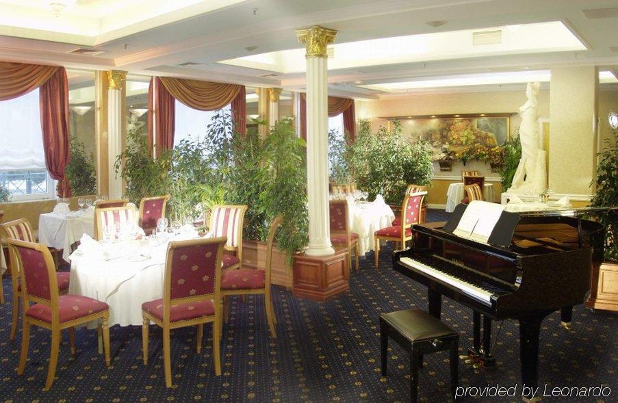 Hotel Mazurkas Ozarow Mazowiecki Restoran gambar